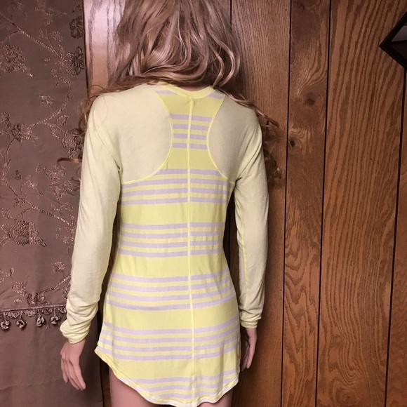 Lululemon Long Sleeve Shirt-Size 6 Yellow - Picture 5 of 12